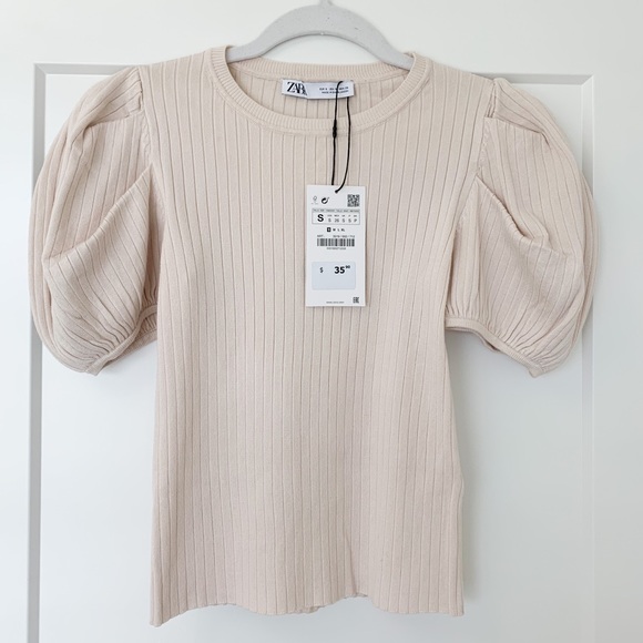Zara puff sleeve top, tags have been removed. - Picture 3 of 5